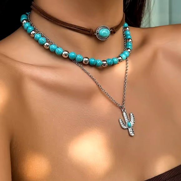 Odilé - Boho/Retro Style Green Turquoise Multi Layered Cactus Pendant Necklace - Picture 3 of 8